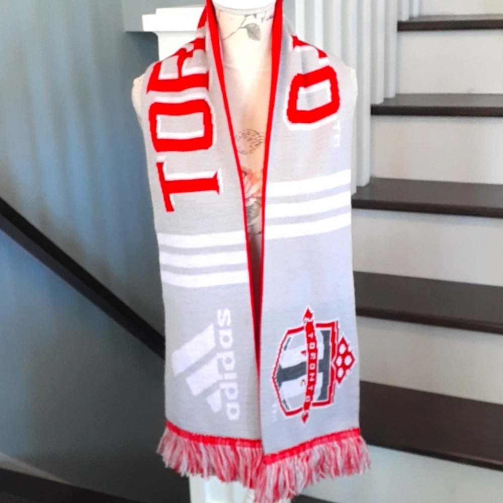 % Adidas Toronto FC Football Club double-sided Scarf